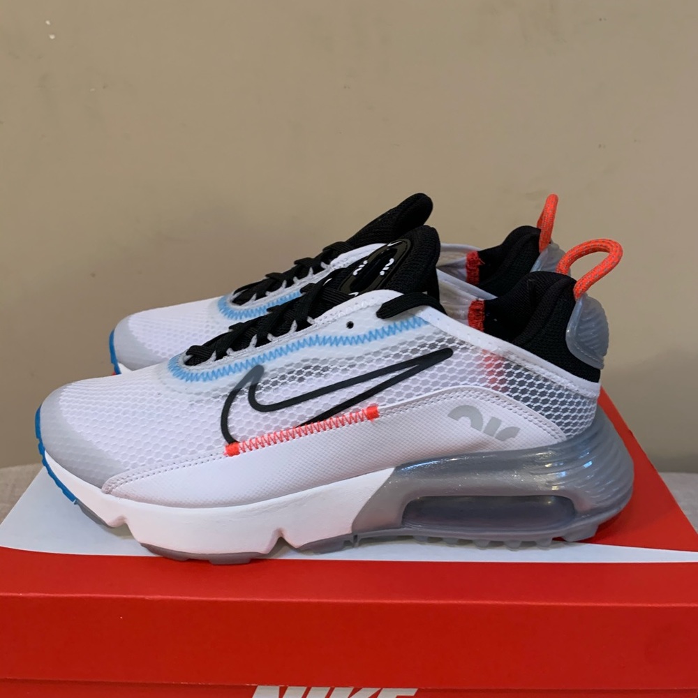 NIB Nike Air Max 2090